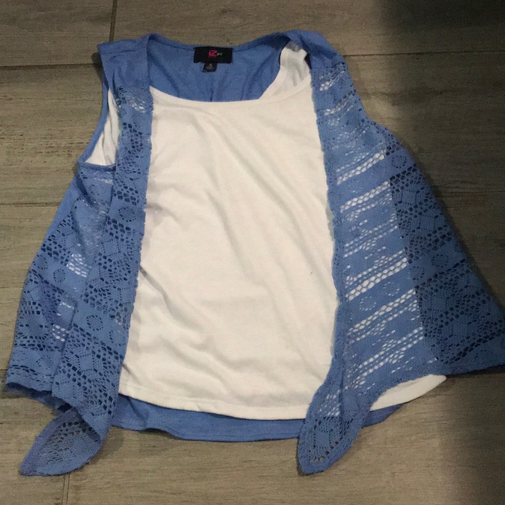 iZ girl BYER shirt